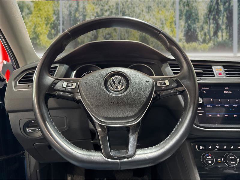 Used 2019 Volkswagen Tiguan SE w/ Panoramic Sunroof Package image 16