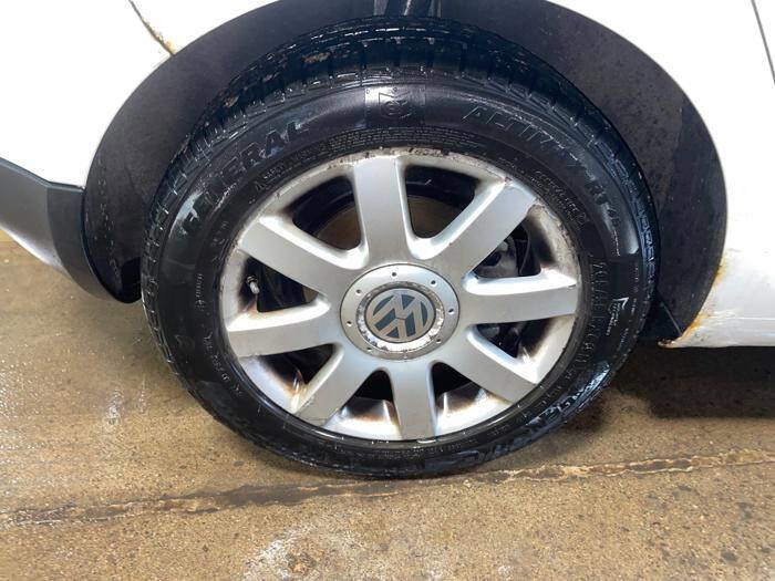 Used 2008 Volkswagen Rabbit S image 16