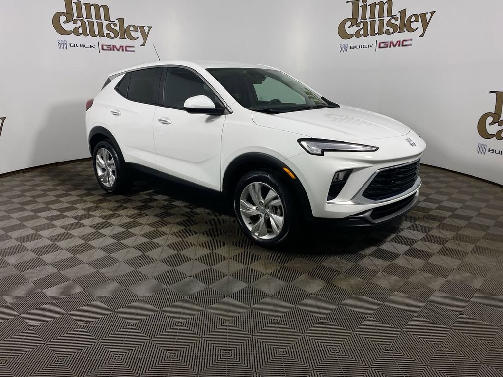 Certified 2024 Buick Encore GX Preferred w/ Comfort Package FWD image 1