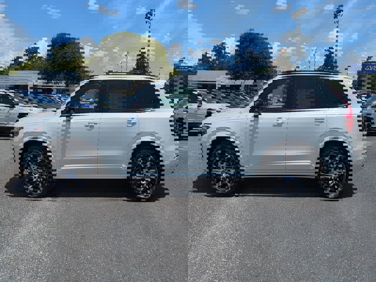 New 2026 Volvo XC90 B6 Ultra w/ Lounge Package image 7