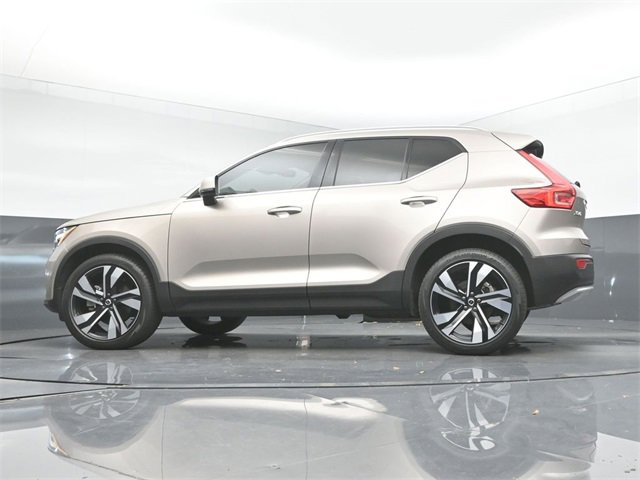 Used 2024 Volvo XC40 B5 Plus w/ Protection Package Premier image 39