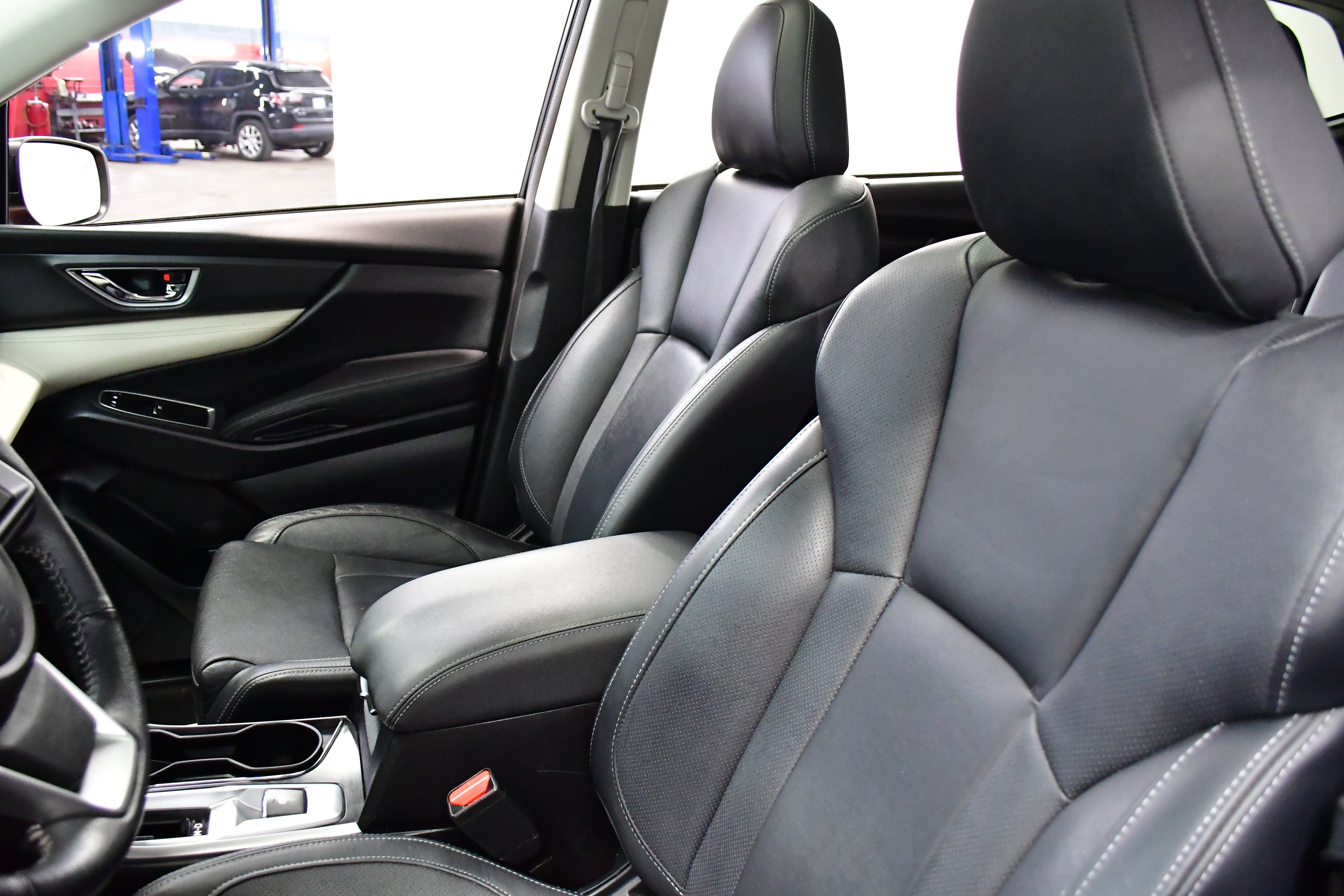 Used 2022 Subaru Ascent Limited w/ Technology Package image 18