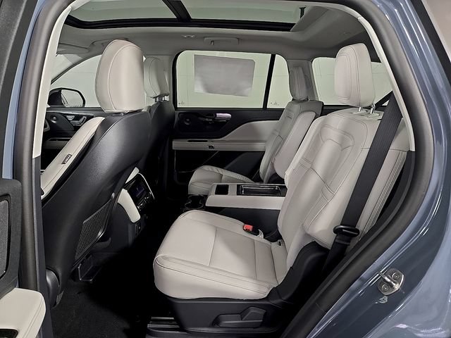 New 2026 Lincoln Aviator Reserve w/ Jet Appearance Package RWD image 10