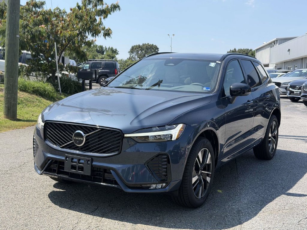 New 2026 Volvo XC60 B5 Plus w/ Protection Package Premier AWD/4WD image 22