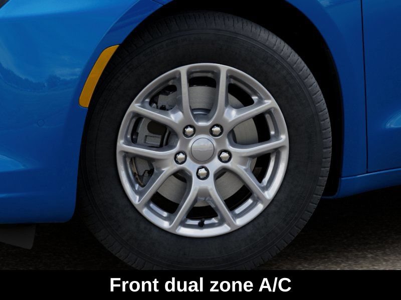 New 2027 Chrysler Pacifica Select FWD image 8