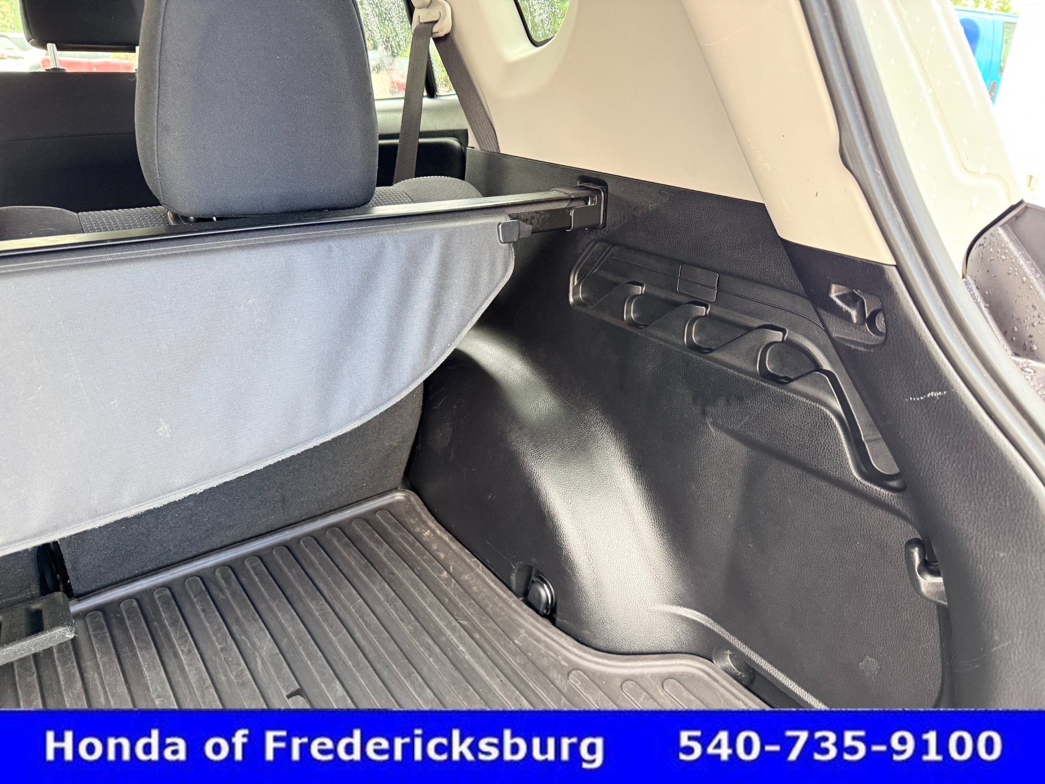 Used 2018 Toyota RAV4 XLE w/ Plus Extra Value Package AWD/4WD image 23