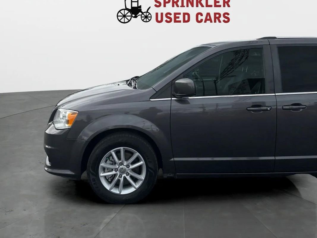 Used 2019 Dodge Grand Caravan SXT image 11