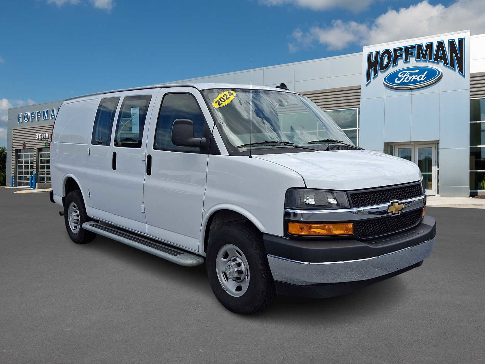 Used 2024 Chevrolet Express 2500 w/ Driver Convenience Package RWD image 1