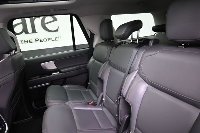 Used 2025 Ford Expedition Active AWD/4WD image 24