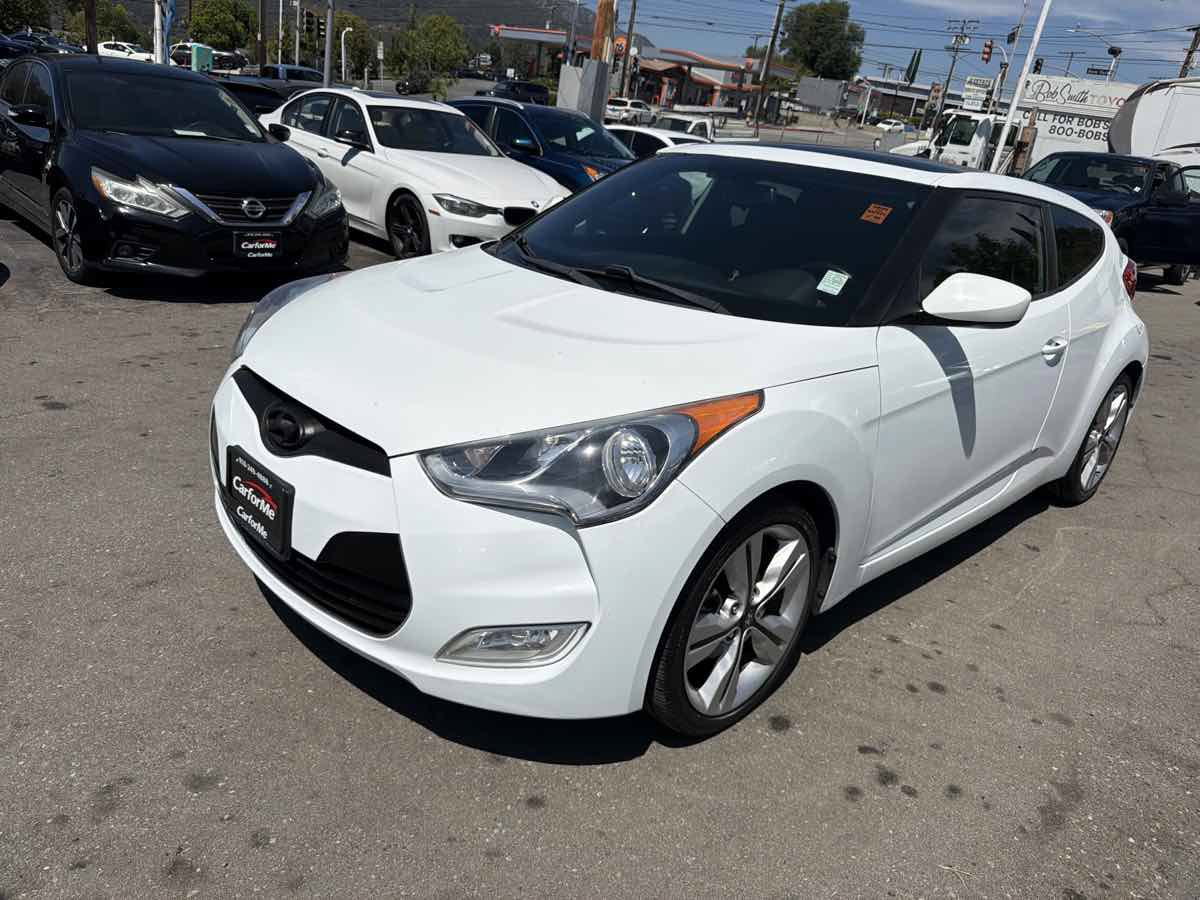 Used 2016 Hyundai Veloster w/ Option Group 02 FWD image 3