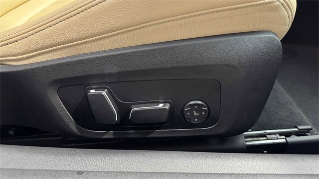 Used 2025 BMW M440i Convertible image 19