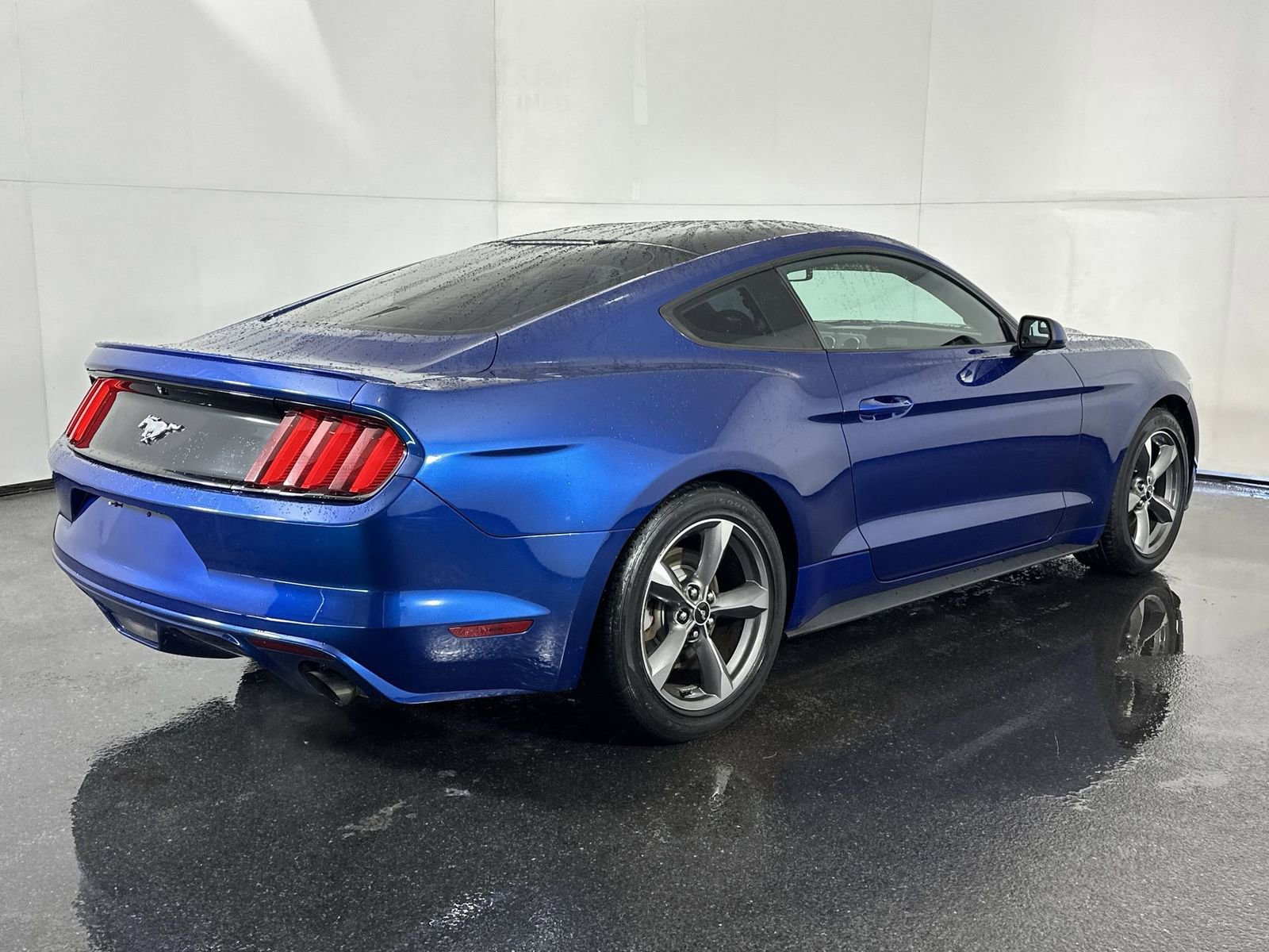 Used 2017 Ford Mustang EcoBoost image 11
