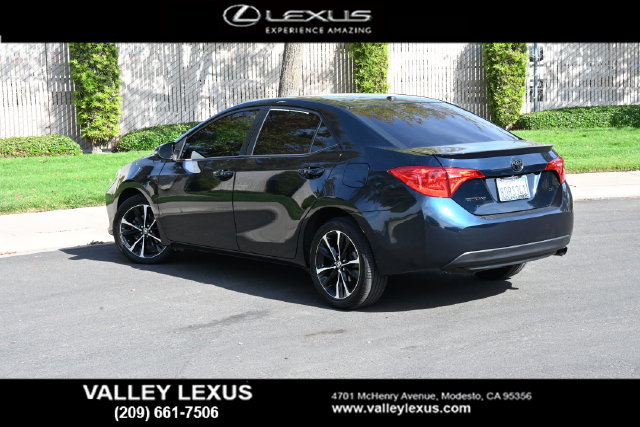 Used 2017 Toyota Corolla SE w/ SE Premium Package FWD image 4