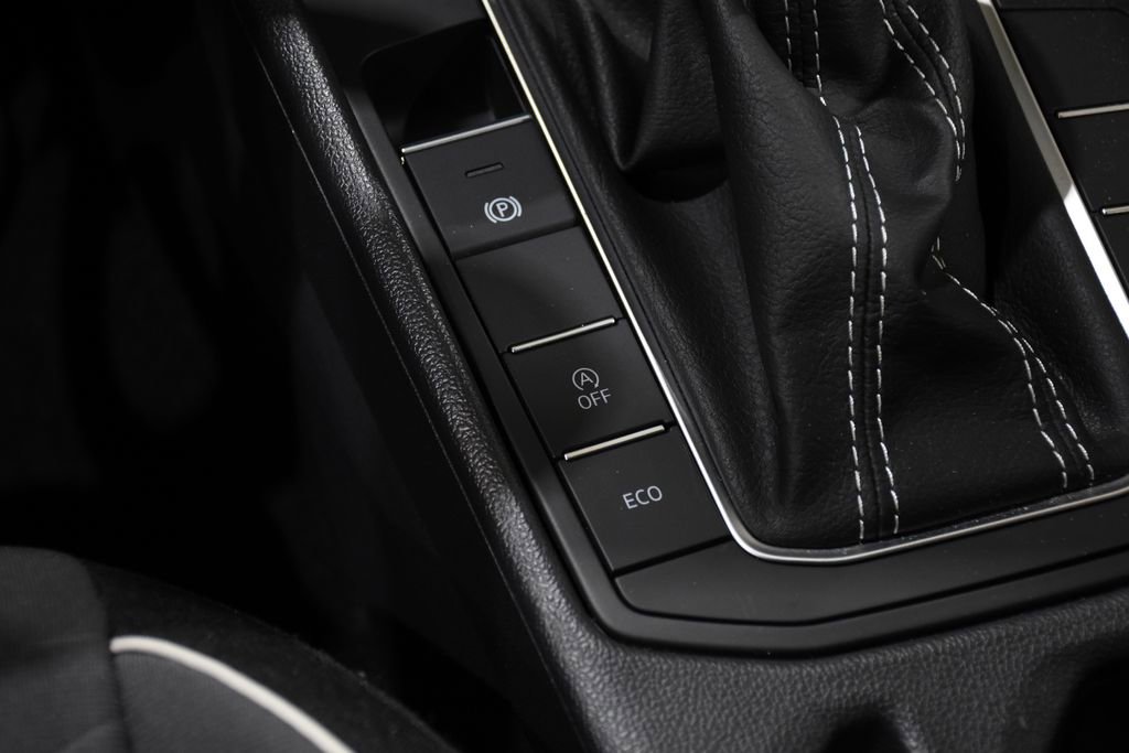 Used 2025 Volkswagen Jetta Sport image 28