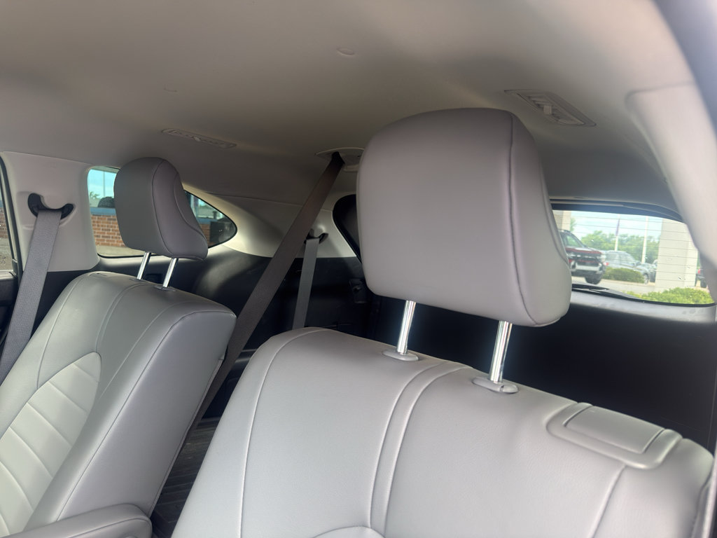 Used 2022 Toyota Highlander XLE AWD/4WD image 17