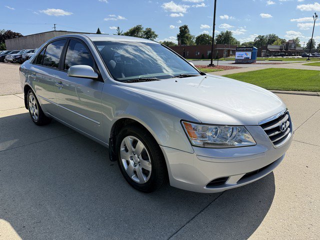 Used 2010 Hyundai Sonata GLS image 3