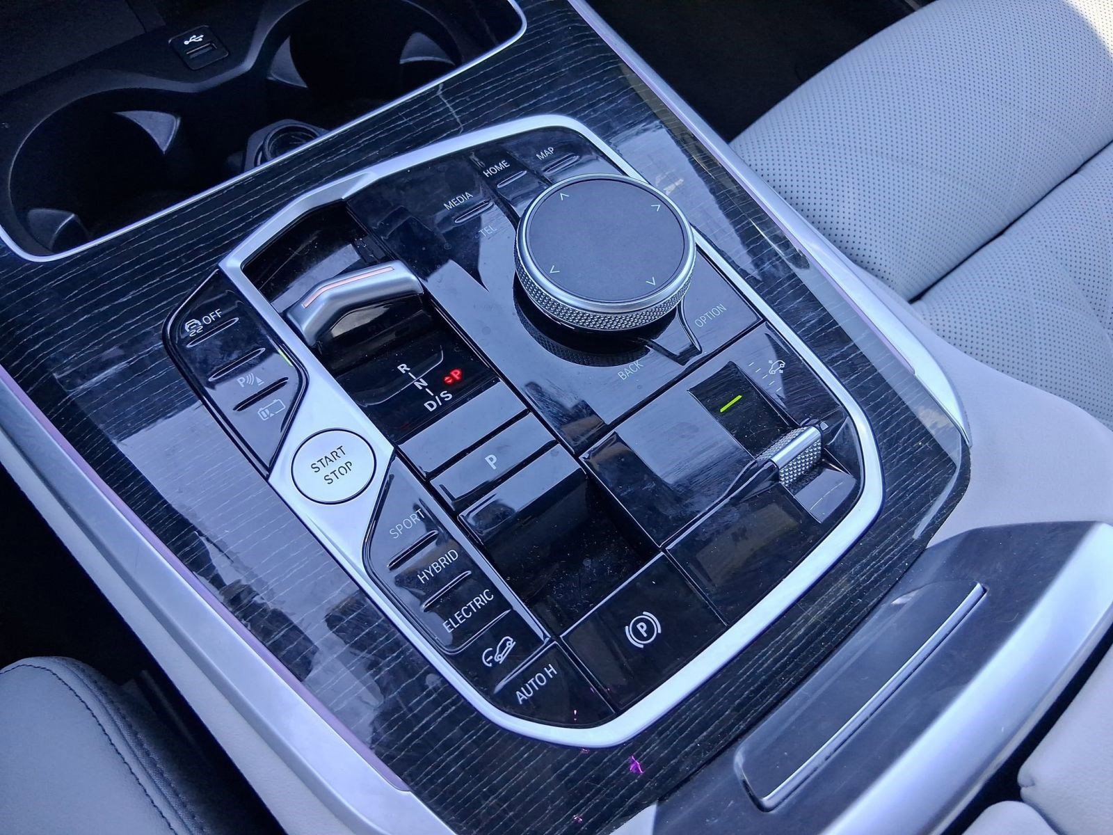 Certified 2024 BMW X5 xDrive50e w/ M Sport Package image 15