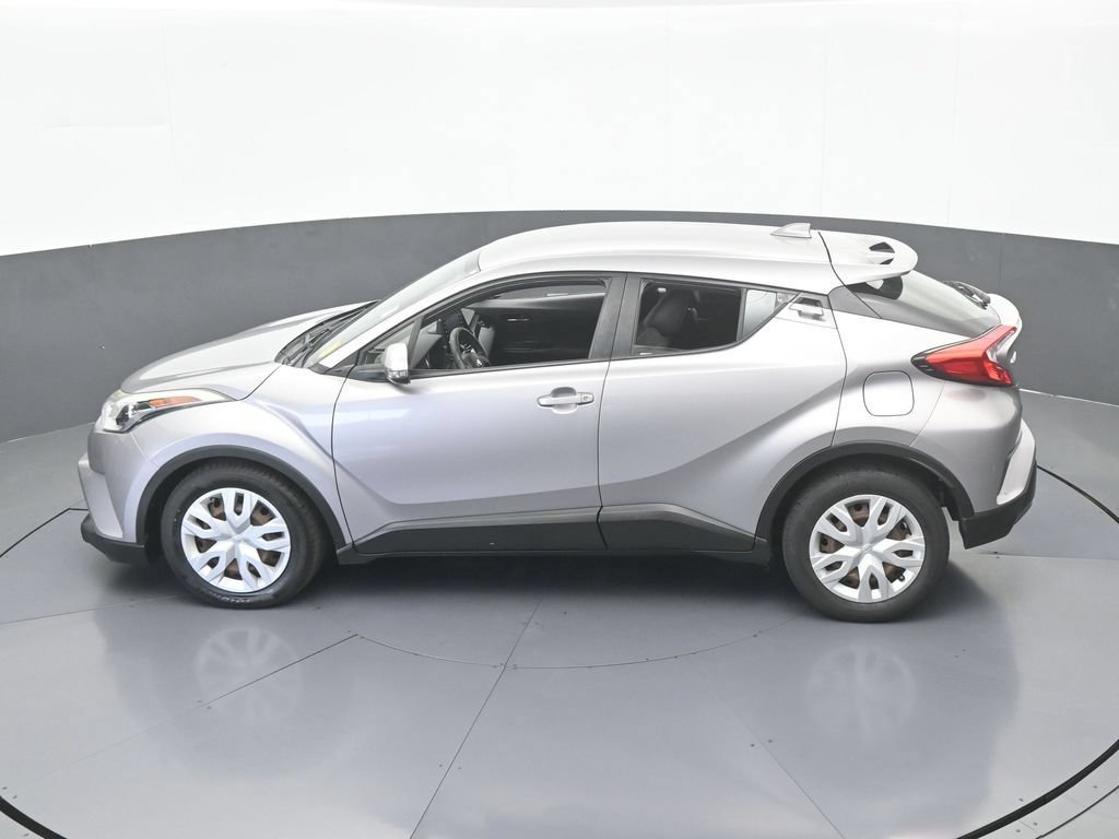 Used 2019 Toyota C-HR LE FWD image 41