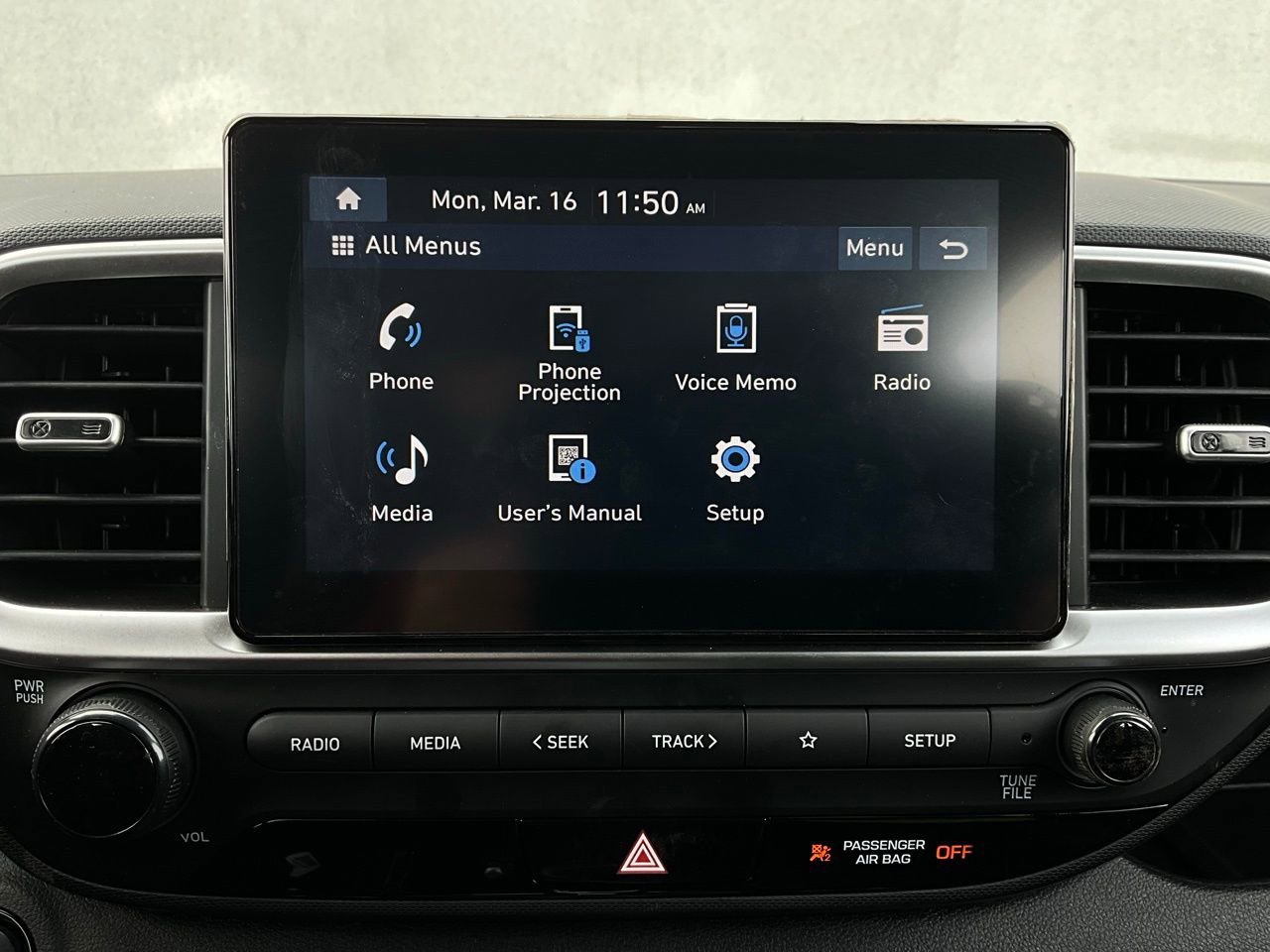 Used 2025 Hyundai Venue SEL image 30