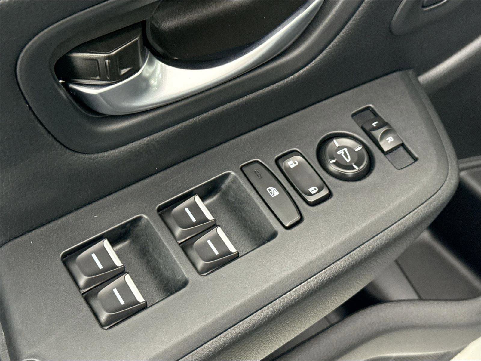 Used 2025 Honda Pilot EX-L image 29