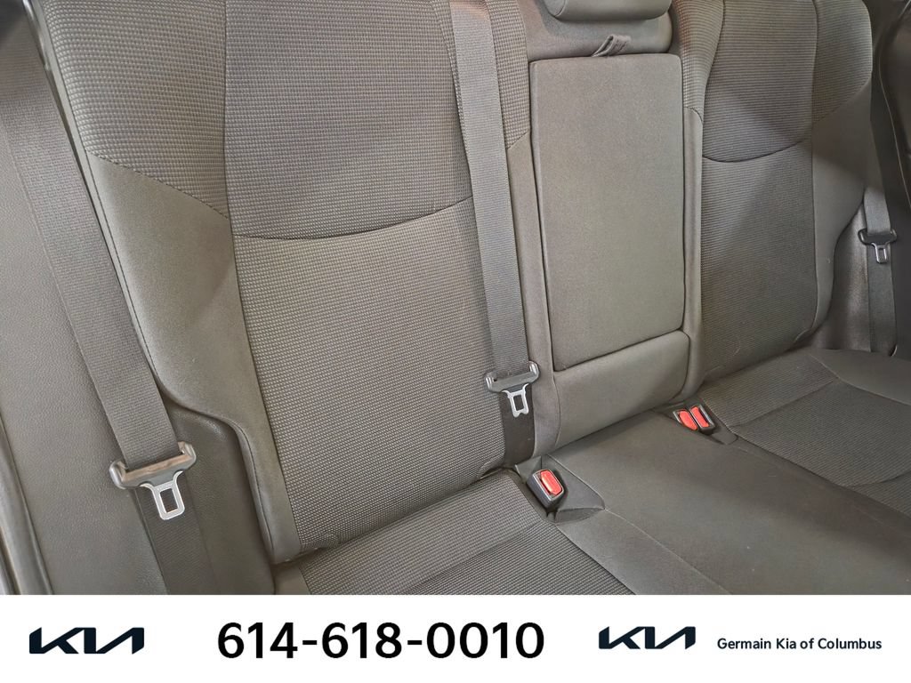Used 2021 Toyota RAV4 LE AWD/4WD image 19