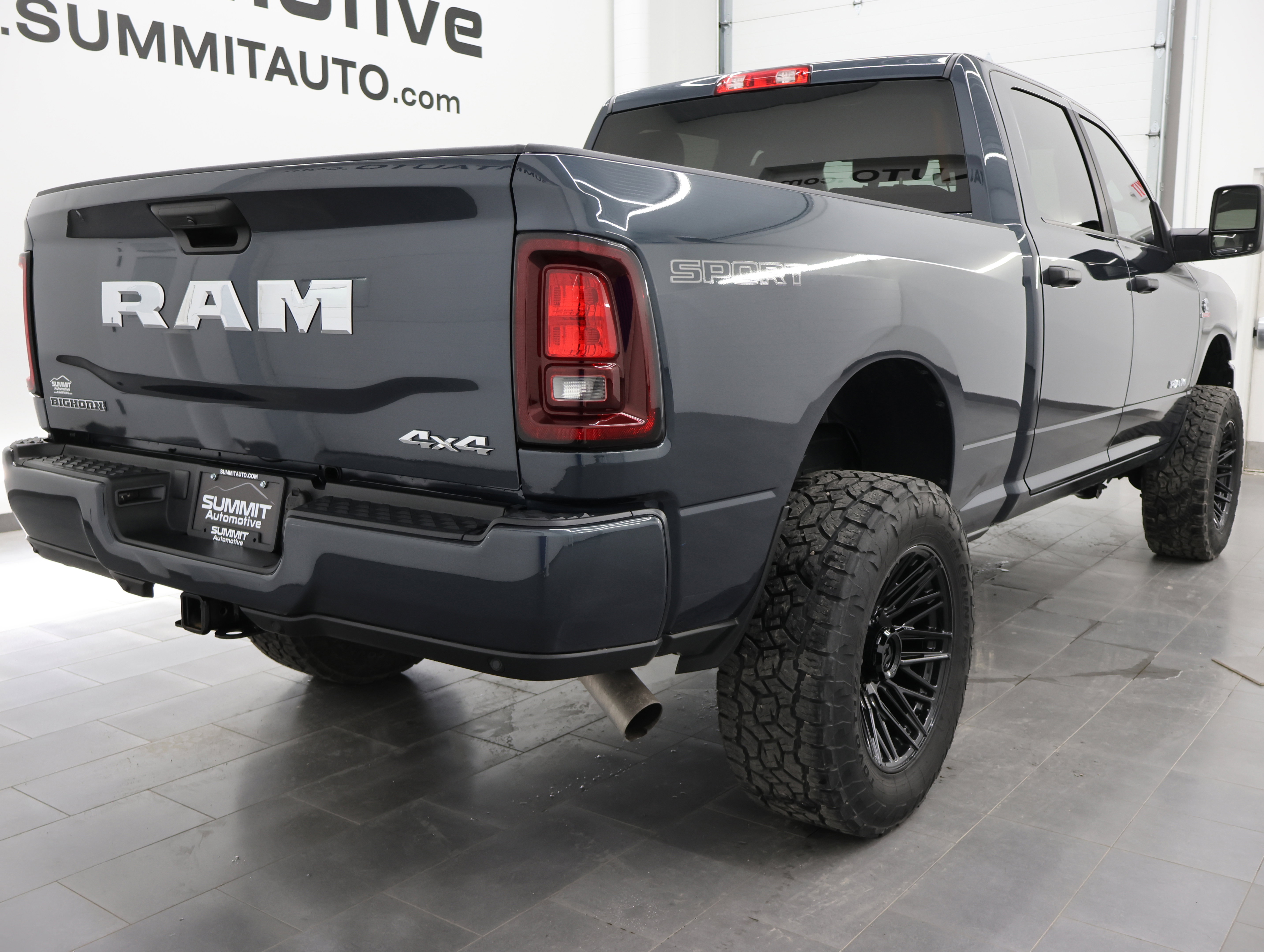 Used 2025 RAM 2500 Big Horn AWD/4WD image 4