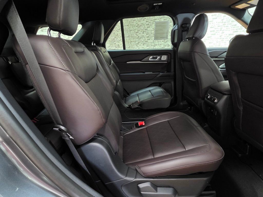 New 2026 Ford Explorer Platinum RWD image 14