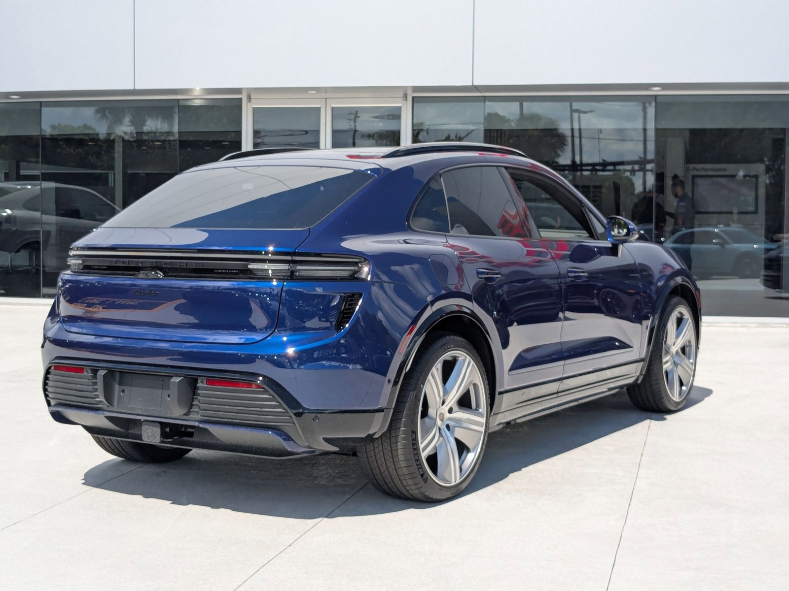 New 2025 Porsche Macan Turbo Electric image 9
