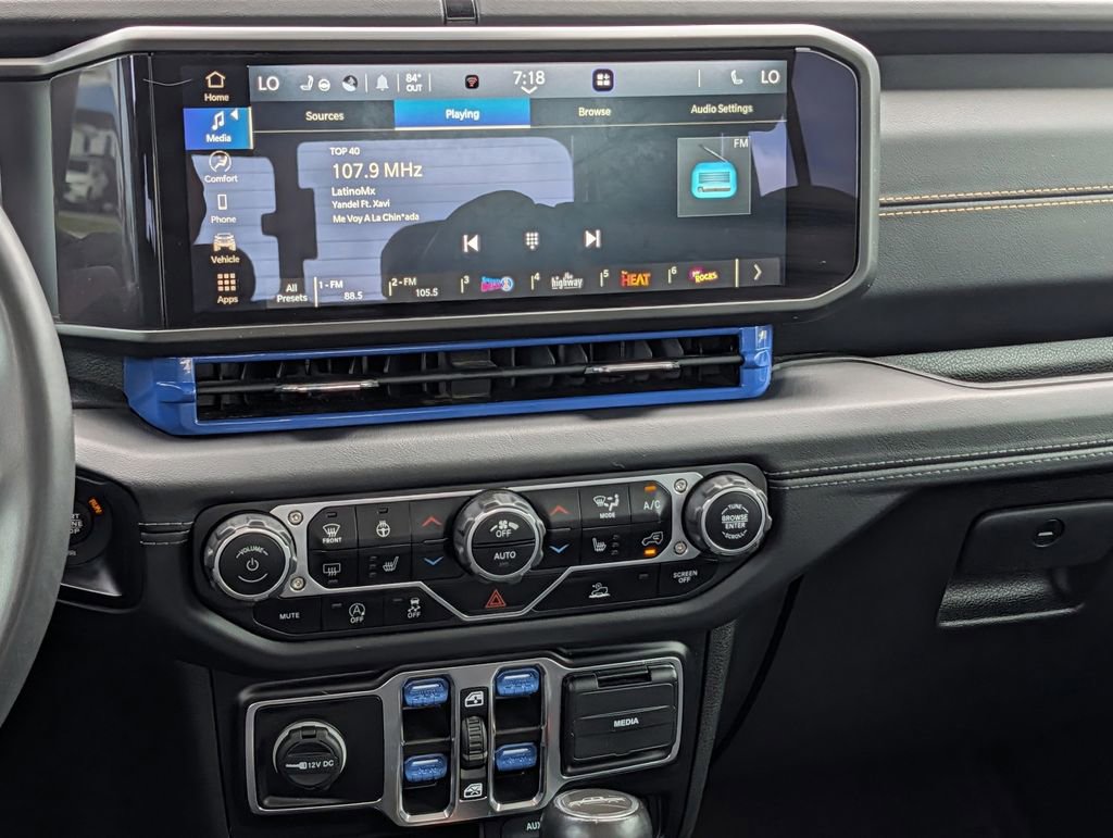 Used 2024 Jeep Gladiator Sport AWD/4WD image 16