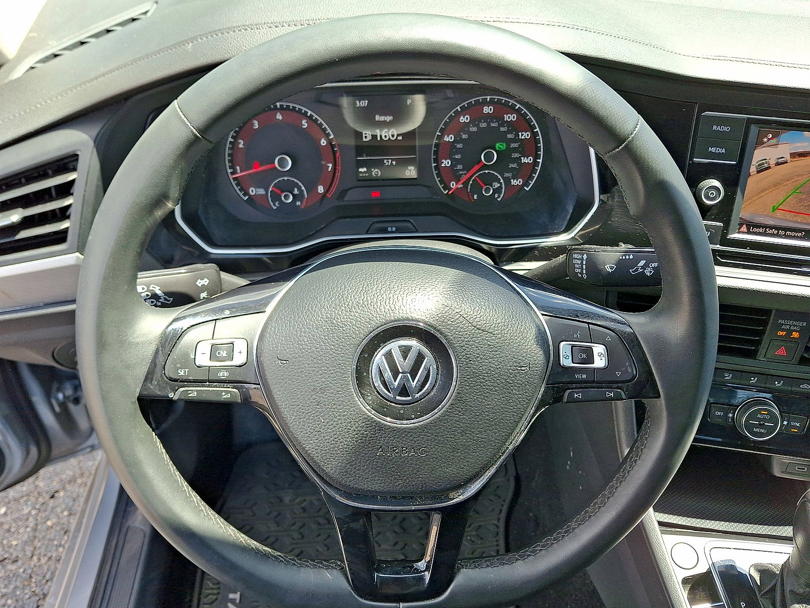 Used 2020 Volkswagen Jetta SE w/ SE Cold Weather Package FWD image 16