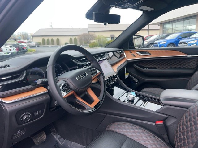 Used 2024 Jeep Grand Cherokee L Summit image 17