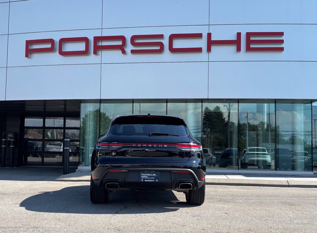 Certified 2026 Porsche Macan AWD/4WD image 9