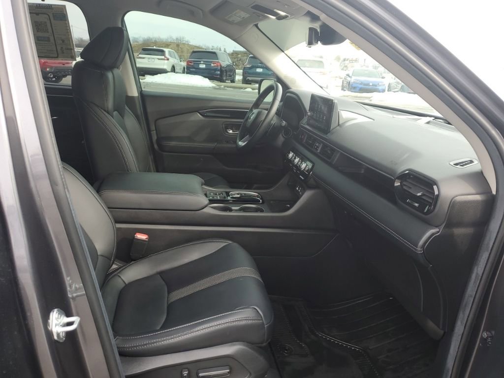 Certified 2025 Honda Pilot EX-L image 31