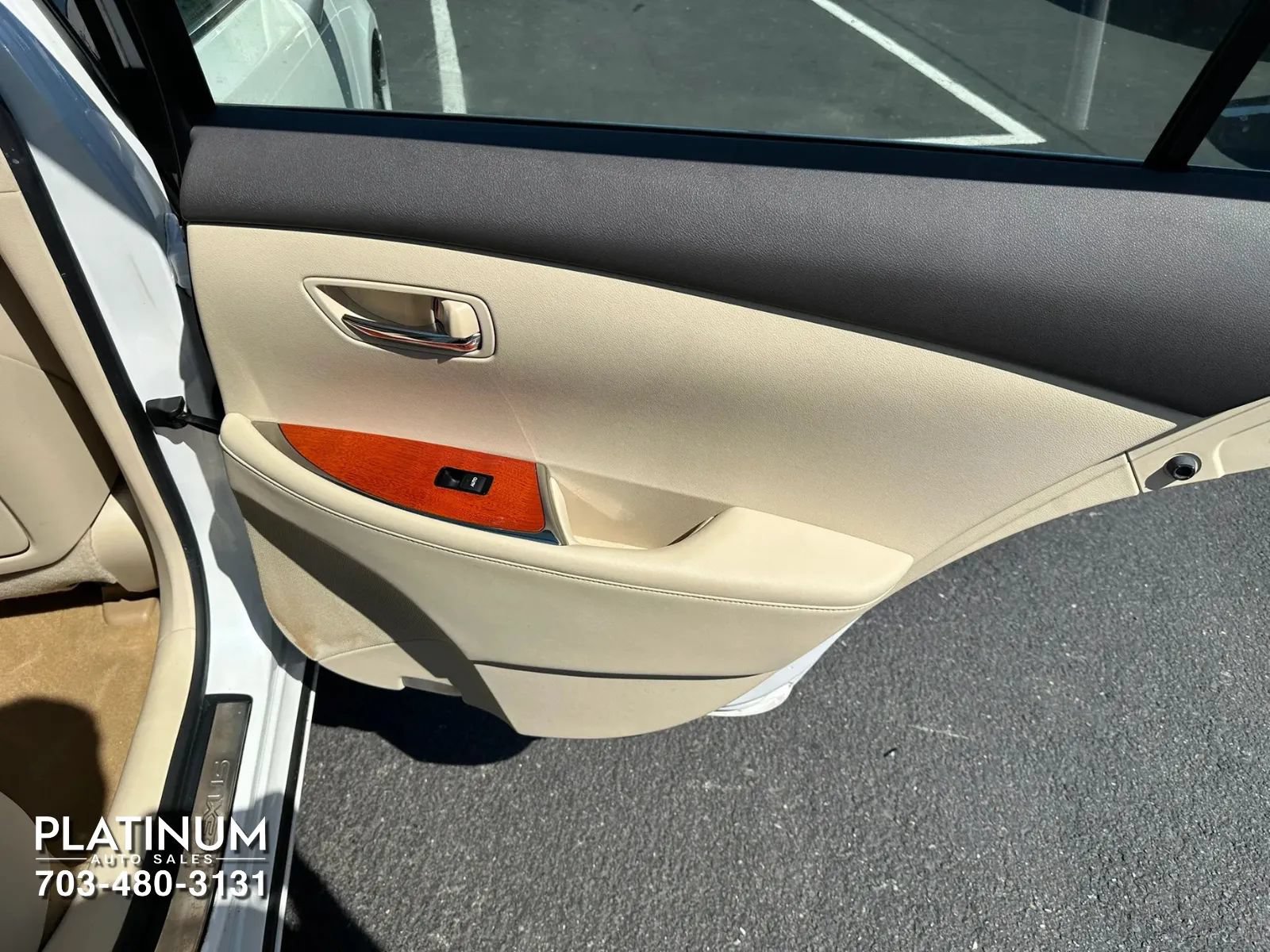 Used 2010 Lexus ES 350 w/ Preferred Accessory Package FWD image 18