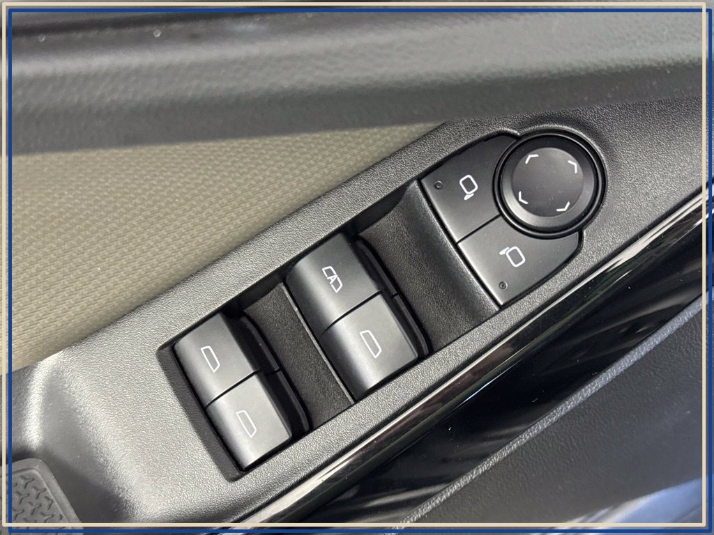 Certified 2025 Chevrolet Equinox LT w/ Convenience Package II AWD/4WD image 32
