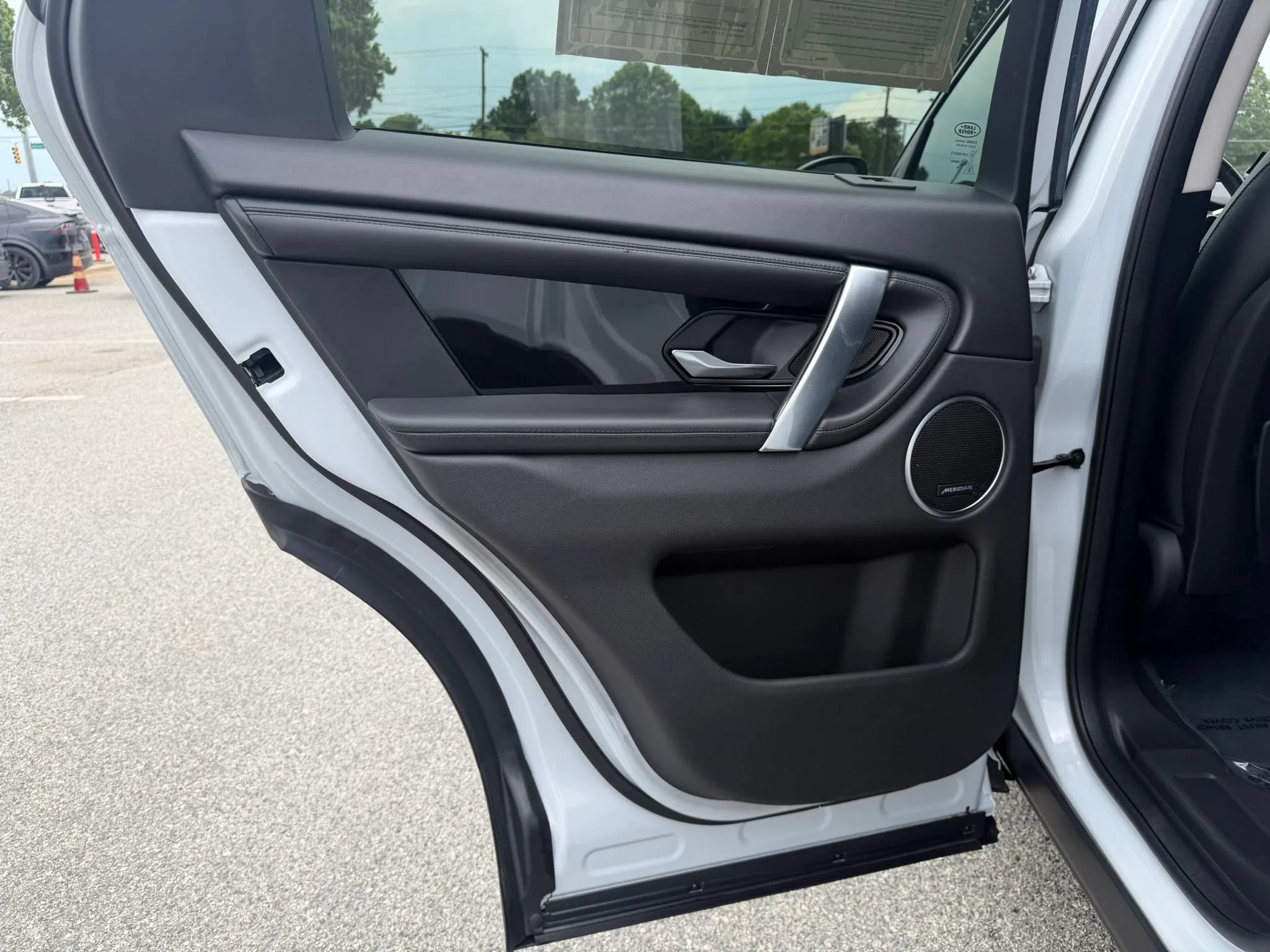 Used 2020 Land Rover Discovery Sport SE AWD/4WD image 46
