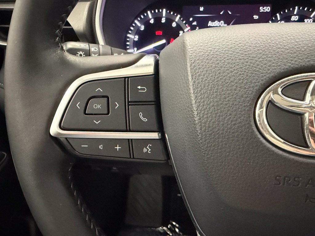 Used 2021 Toyota Highlander XLE FWD image 22