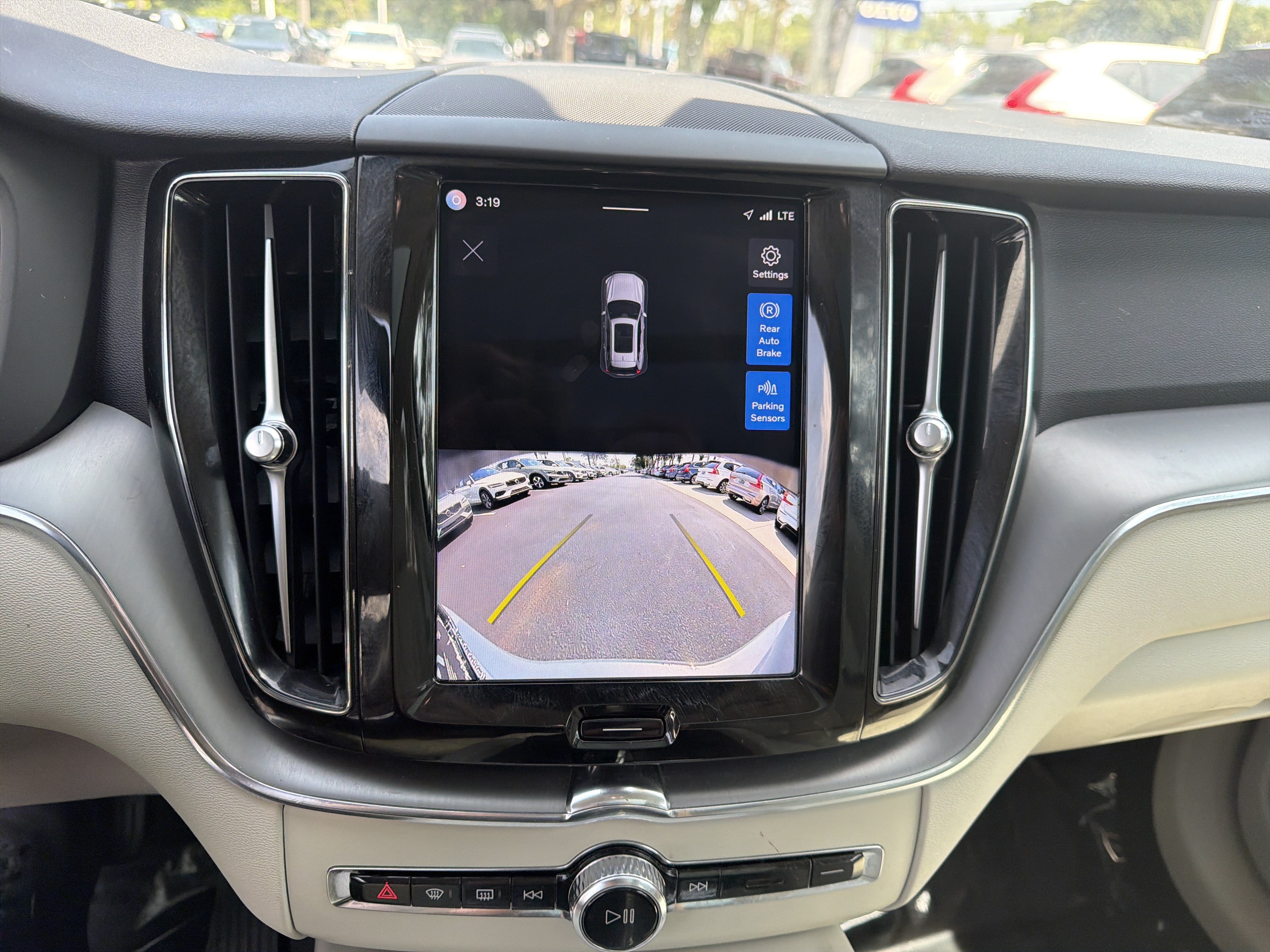 Certified 2024 Volvo XC60 B5 Core AWD/4WD image 25