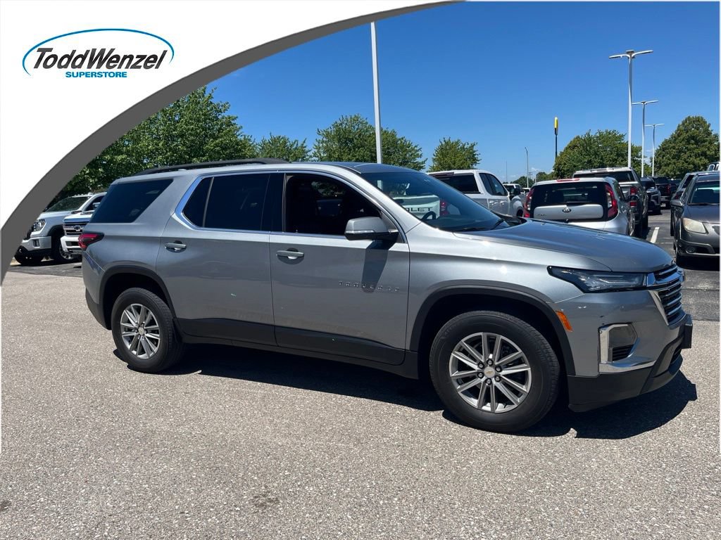 Certified 2023 Chevrolet Traverse LT FWD image 1