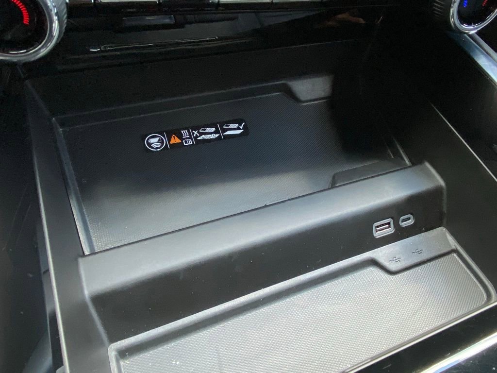 Used 2025 Chevrolet Suburban RST RWD image 31
