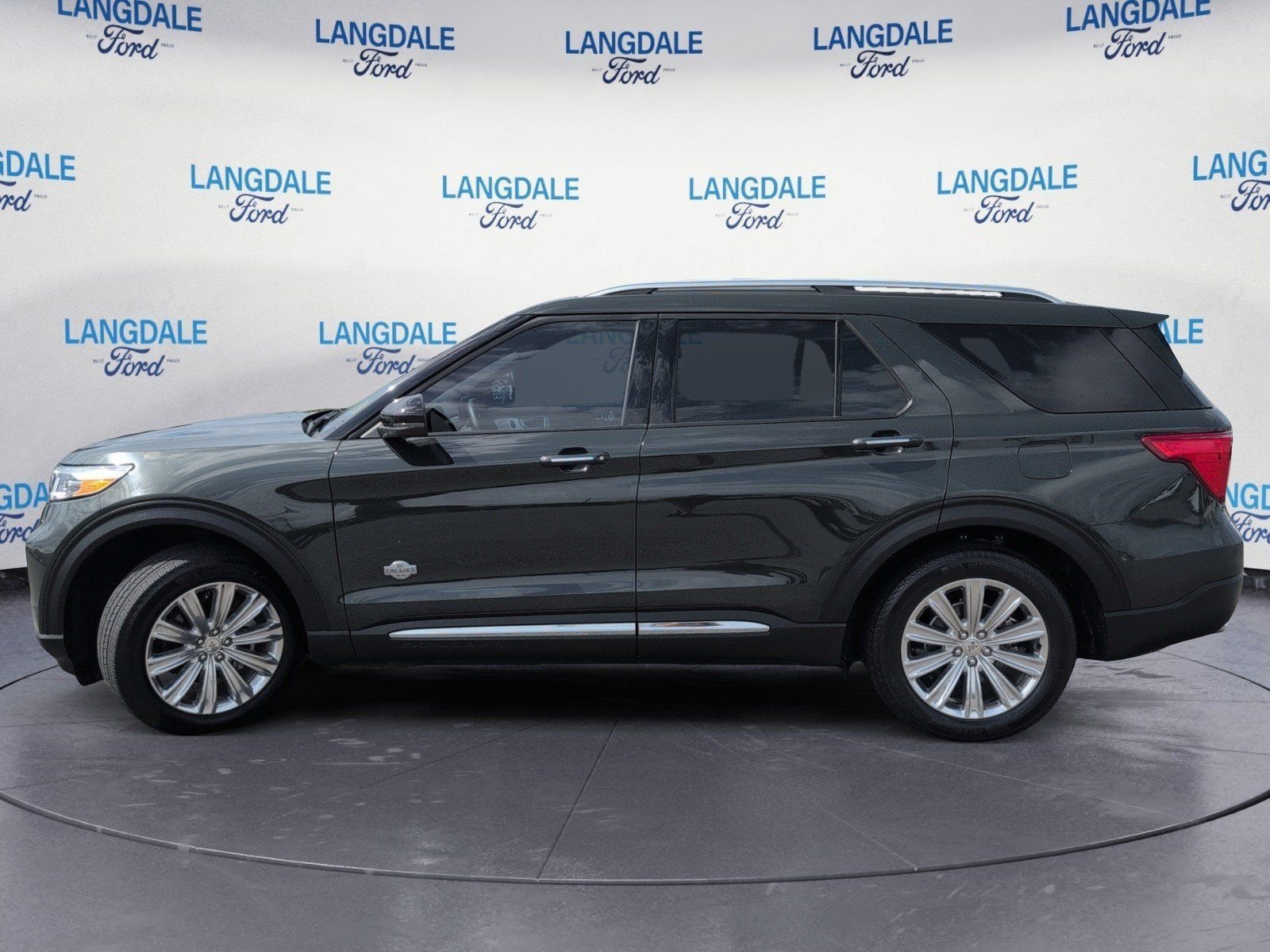 Used 2024 Ford Explorer King Ranch w/ Technology Package RWD image 10