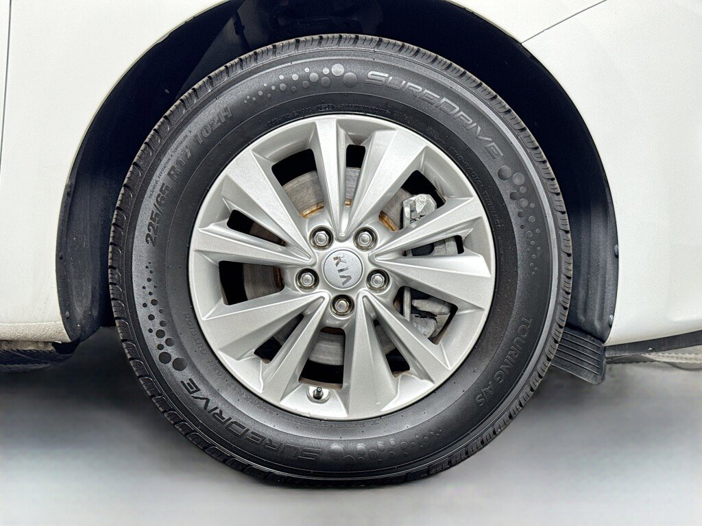 Used 2016 Kia Sedona LX w/ LX Convenience Package image 39