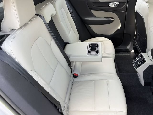 Used 2023 Volvo XC40 B5 Plus w/ Protection Package Premier AWD/4WD image 14