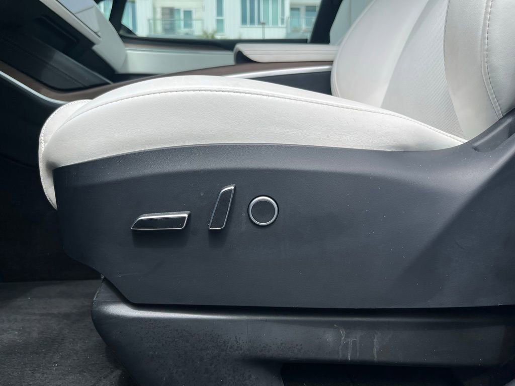 Used 2023 Tesla Model X AWD/4WD image 23