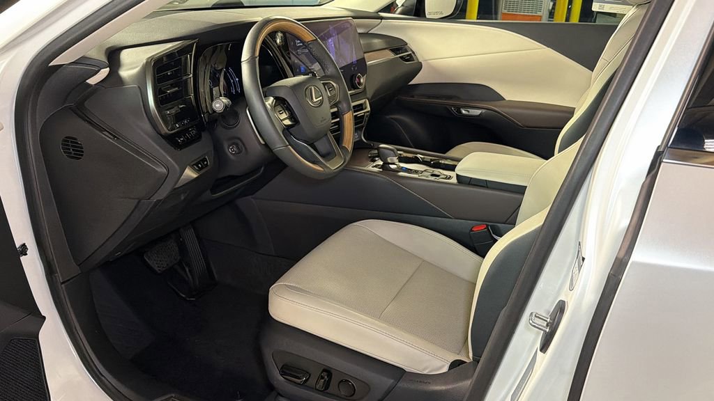 Used 2024 Lexus RX 350 Premium w/ Accessory Package (K3) image 21