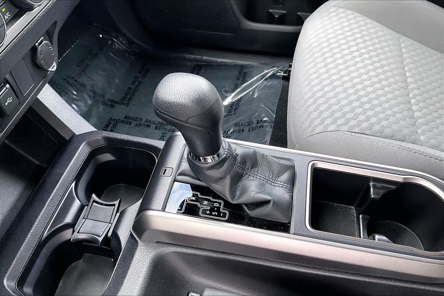 Used 2022 Toyota Tacoma SR5 w/ Technology Package AWD/4WD image 16