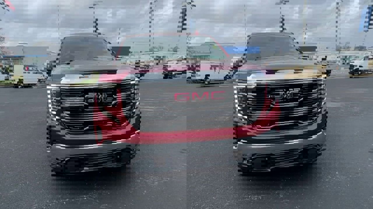 Used 2022 GMC Sierra 1500 SLT w/ SLT Convenience Package image 3