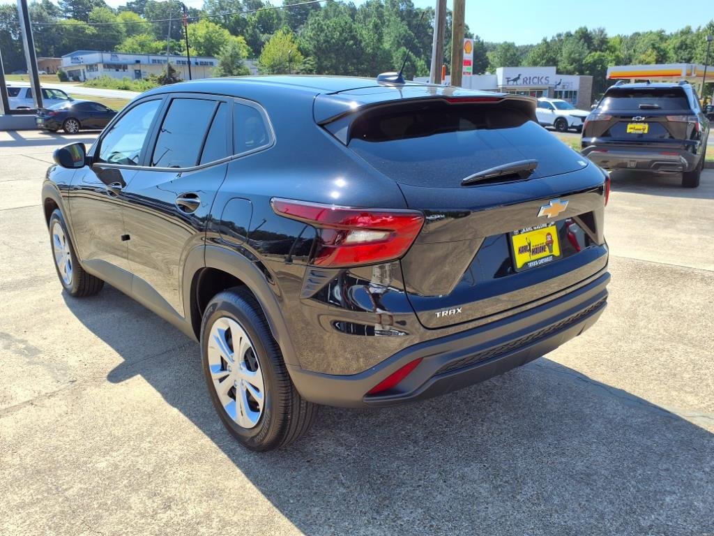 New 2025 Chevrolet Trax LS image 3