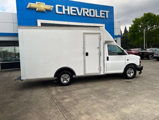 Used 2021 GMC Savana 3500 w/ Driver Convenience Package RWD image 8