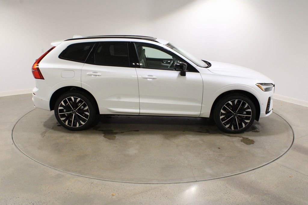 New 2026 Volvo XC60 T8 Ultra w/ Protection Package Premier AWD/4WD image 6